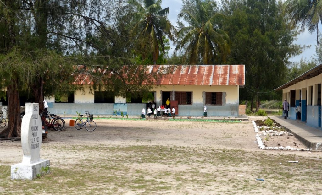 Lokalna szkoła w wiosce Zanzibar