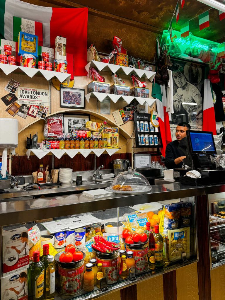 Gdzie zjeść w Londynie Bar Italia